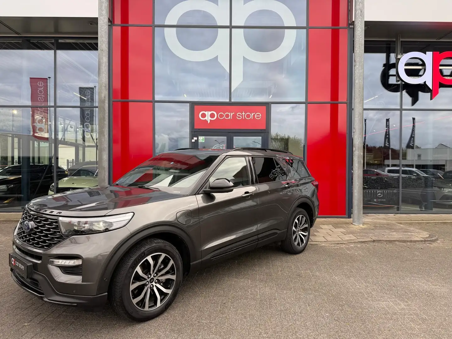 Ford Explorer 3.0 V6 EcoBoost PHEV ST-Line Grijs - 1
