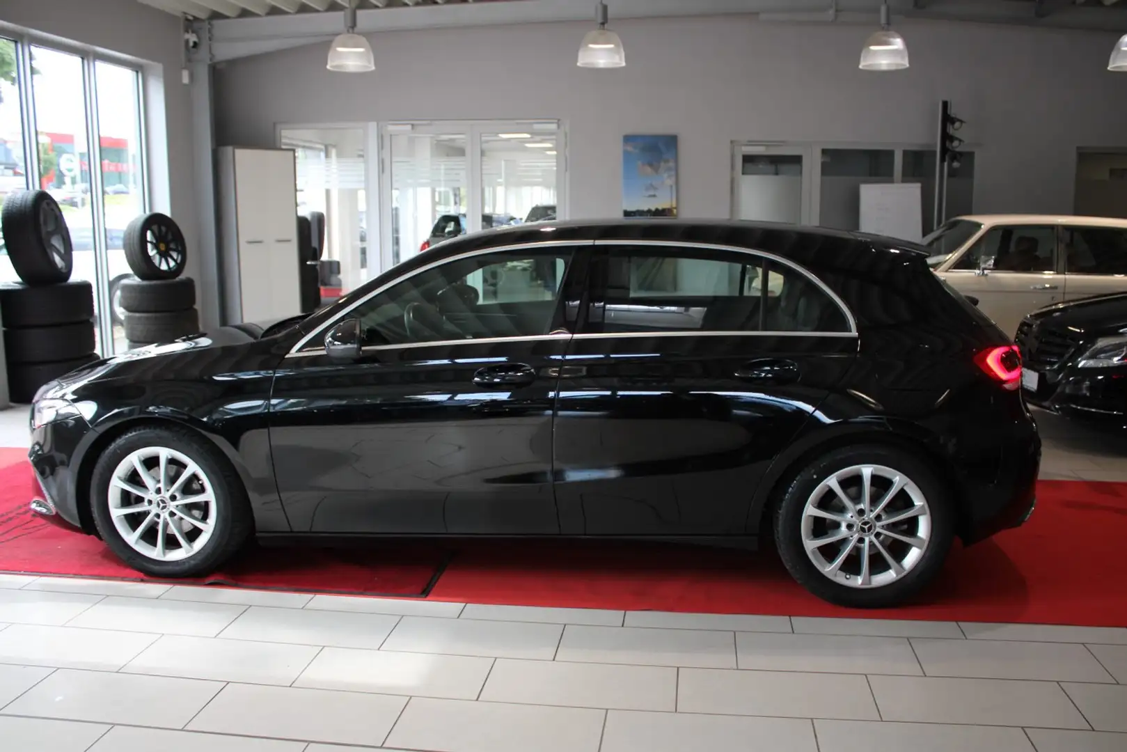 Mercedes-Benz A 180 7G-DCT *LED/KAMERA* Black - 2