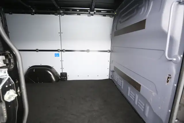 Mercedes-Benz Sprinter view 21