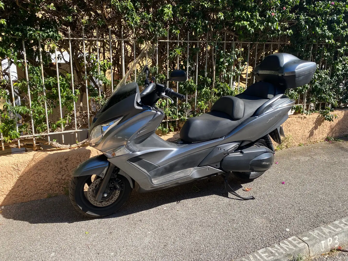Honda SW-T 400 Szürke - 1