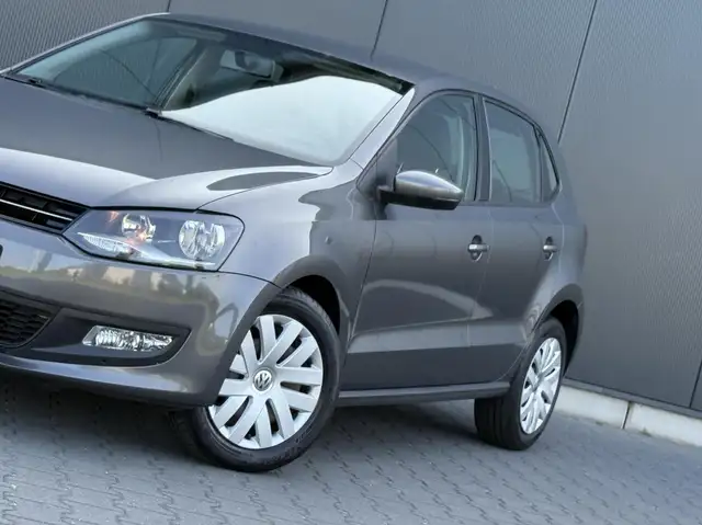 Volkswagen Polo view 6