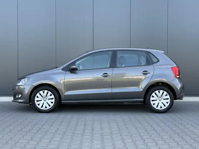 Volkswagen Polo view 9