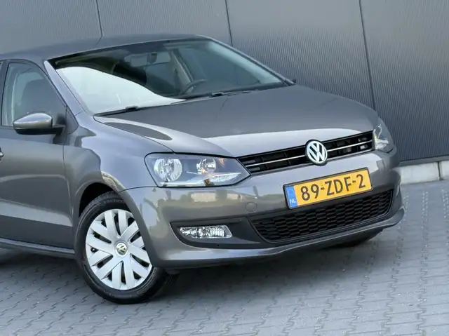 Volkswagen Polo view 12
