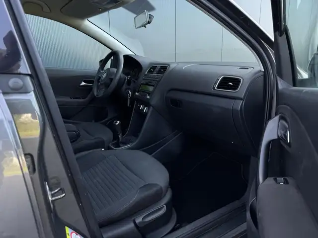 Volkswagen Polo view 17
