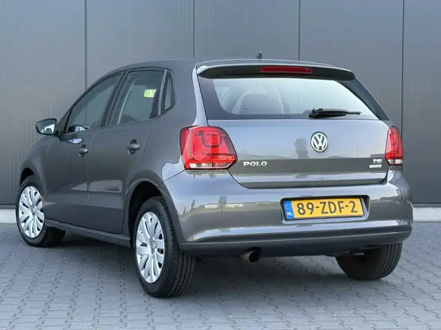 Volkswagen Polo view 3