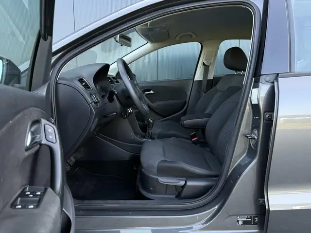 Volkswagen Polo view 18