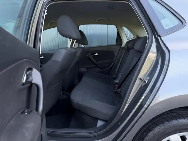 Volkswagen Polo view 19