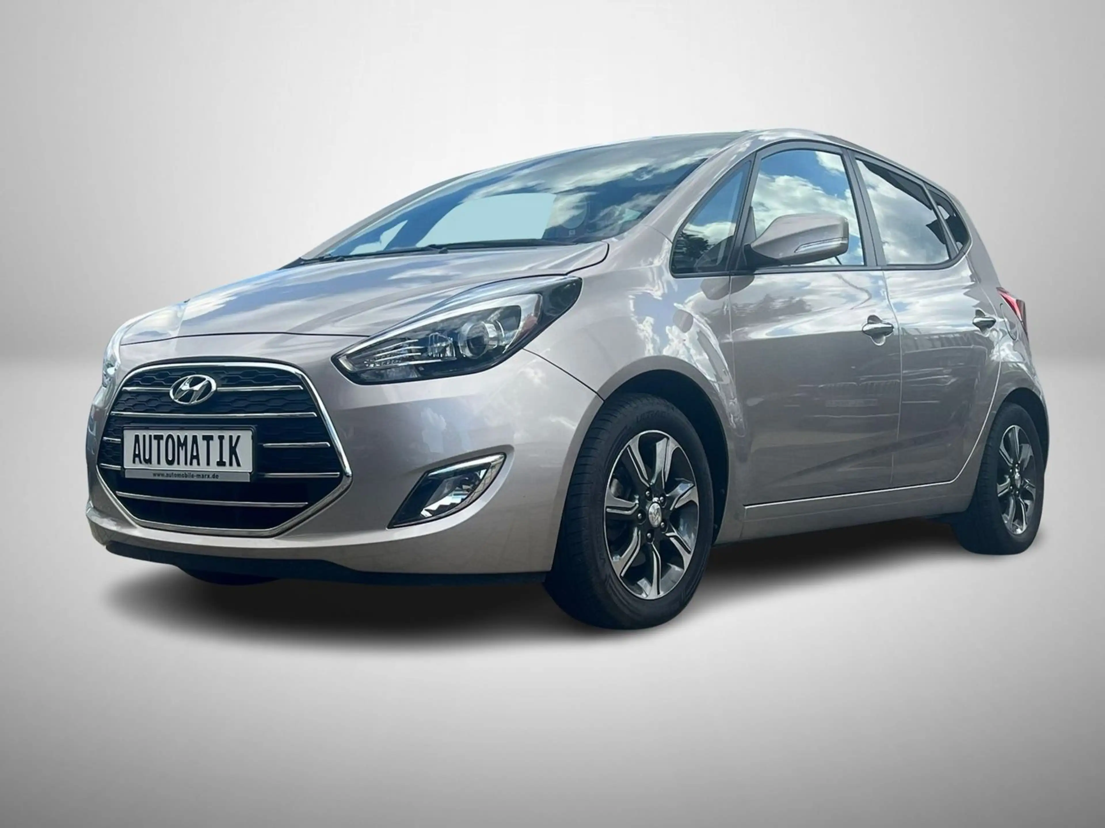 Hyundai iX20 Automatik,Panramadach,Kamera, Winterpaket — photo 2