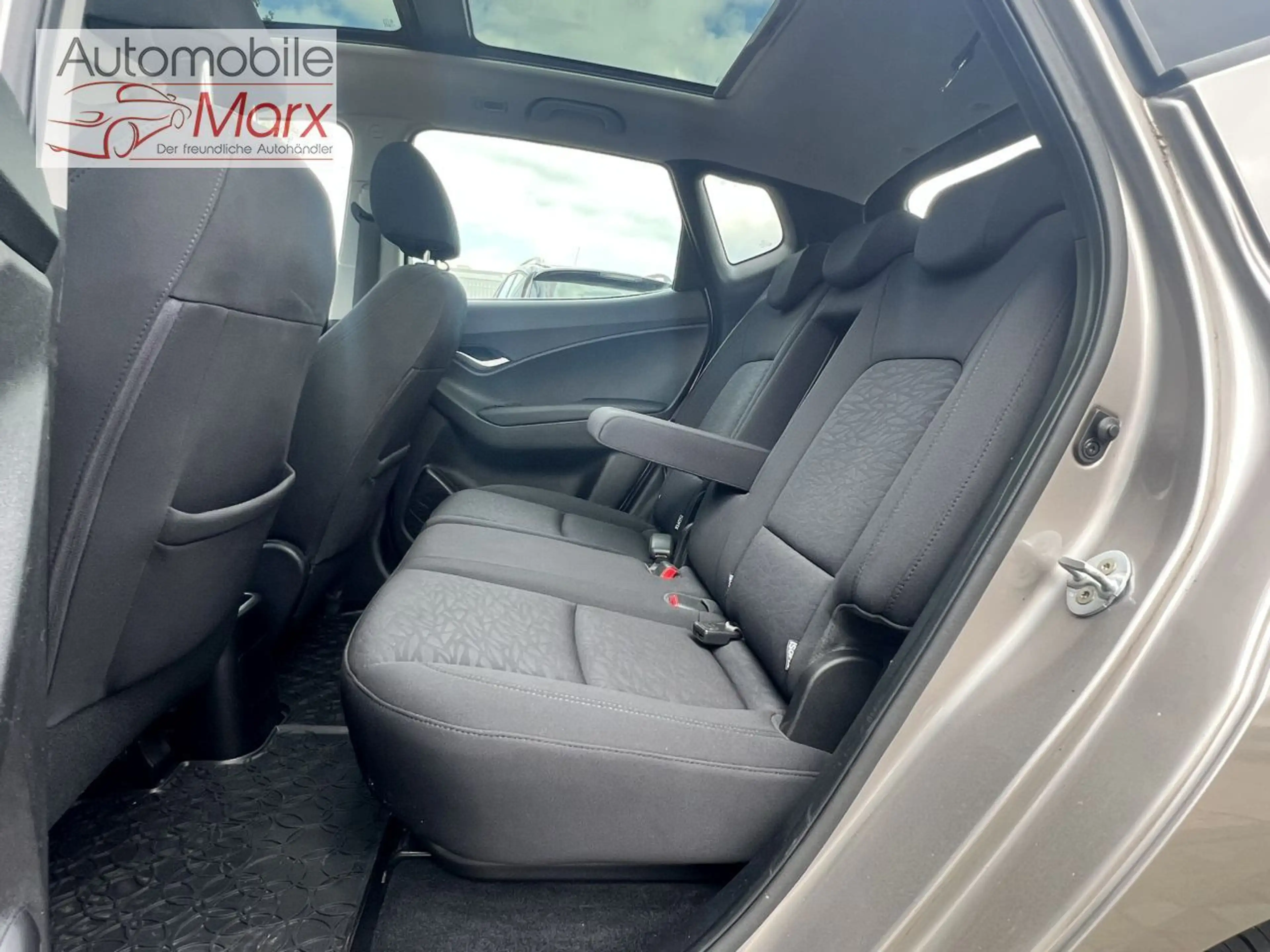 Hyundai iX20 Automatik,Panramadach,Kamera, Winterpaket — photo 15