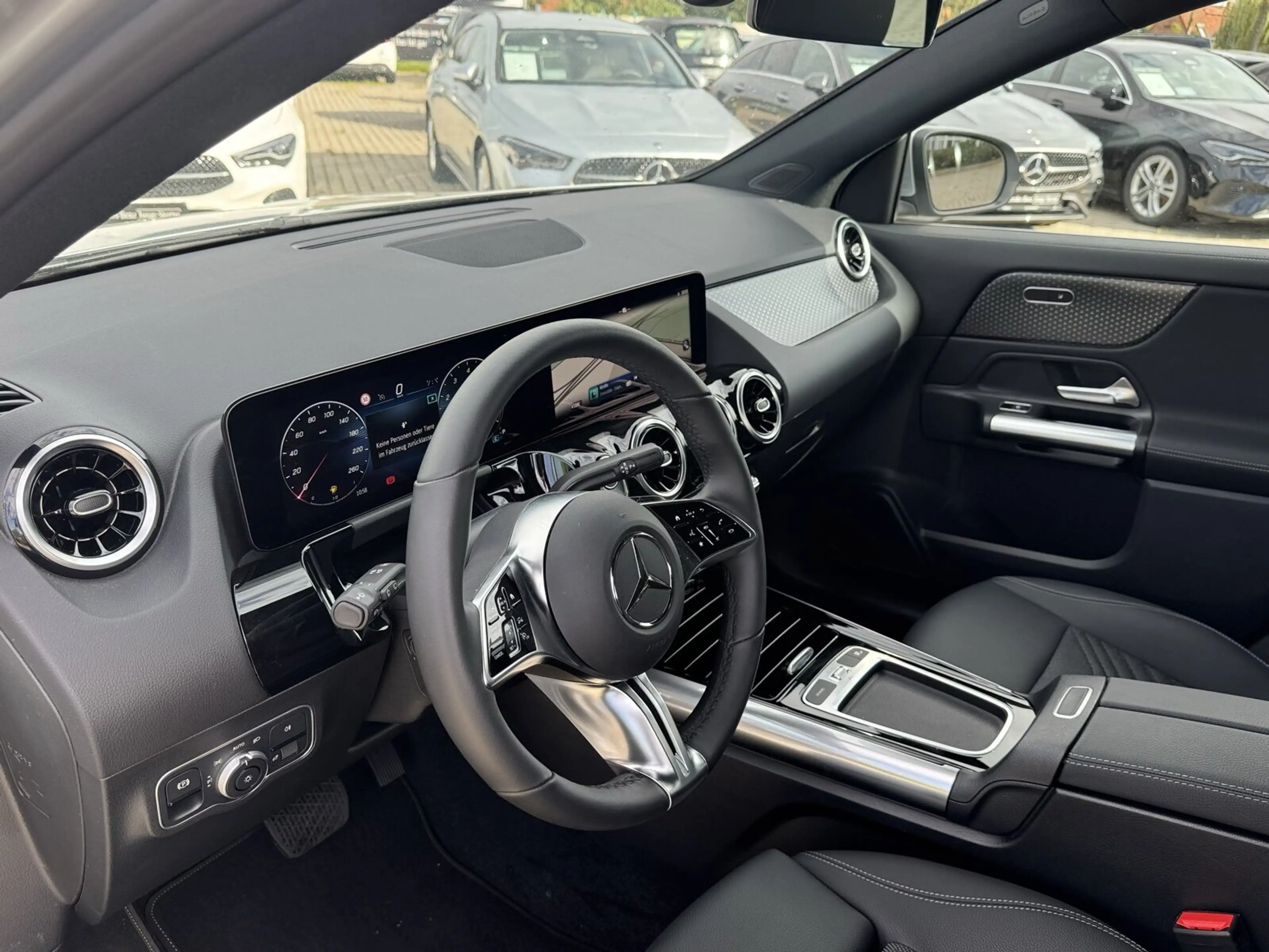 Mercedes-Benz GLA 180 GLA 180 Progressive/Navi/Autom./Klima/LED Sitzhzg. — photo 9