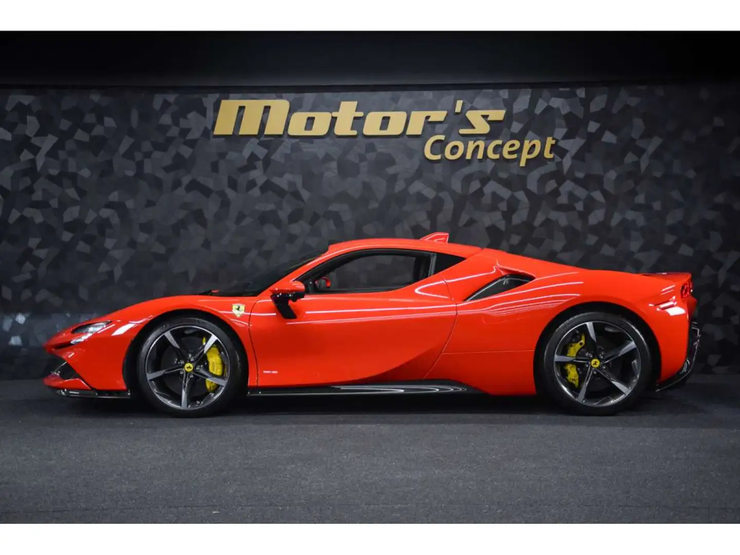 Ferrari SF90 Stradale ROSSO SCUDERIA Rouge - 2
