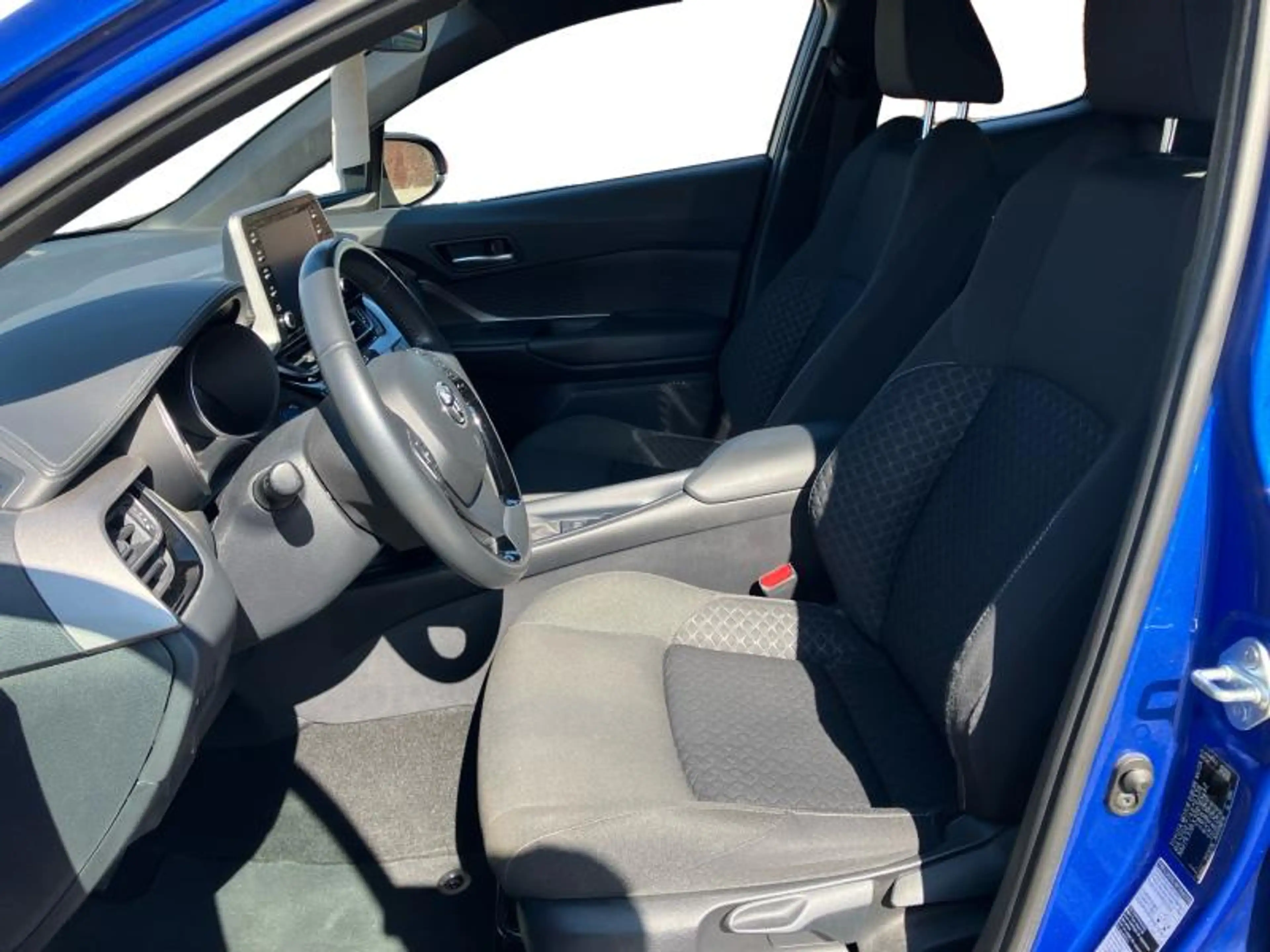 Toyota C-HR C-ENTER — photo 10