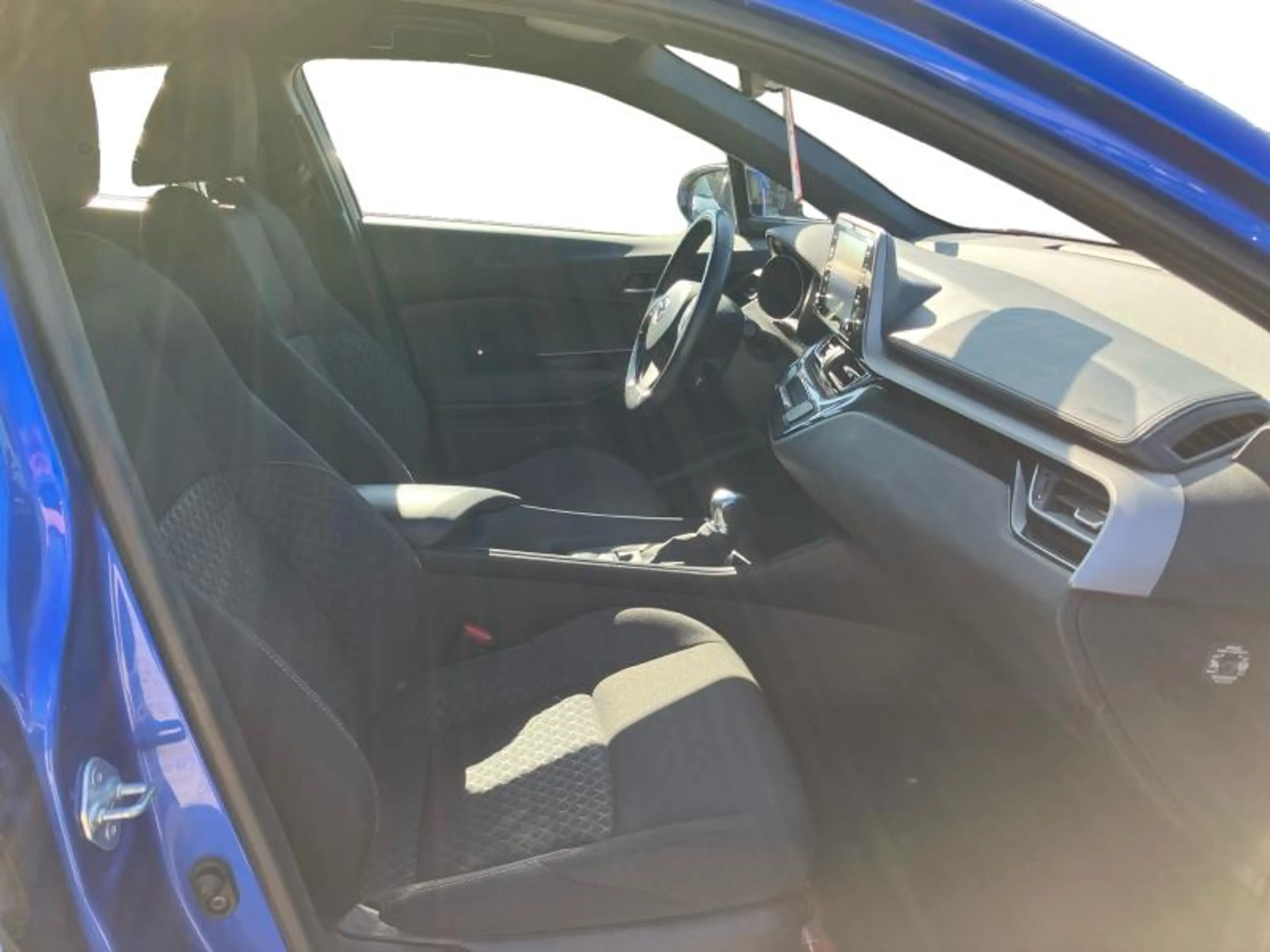 Toyota C-HR C-ENTER — photo 17