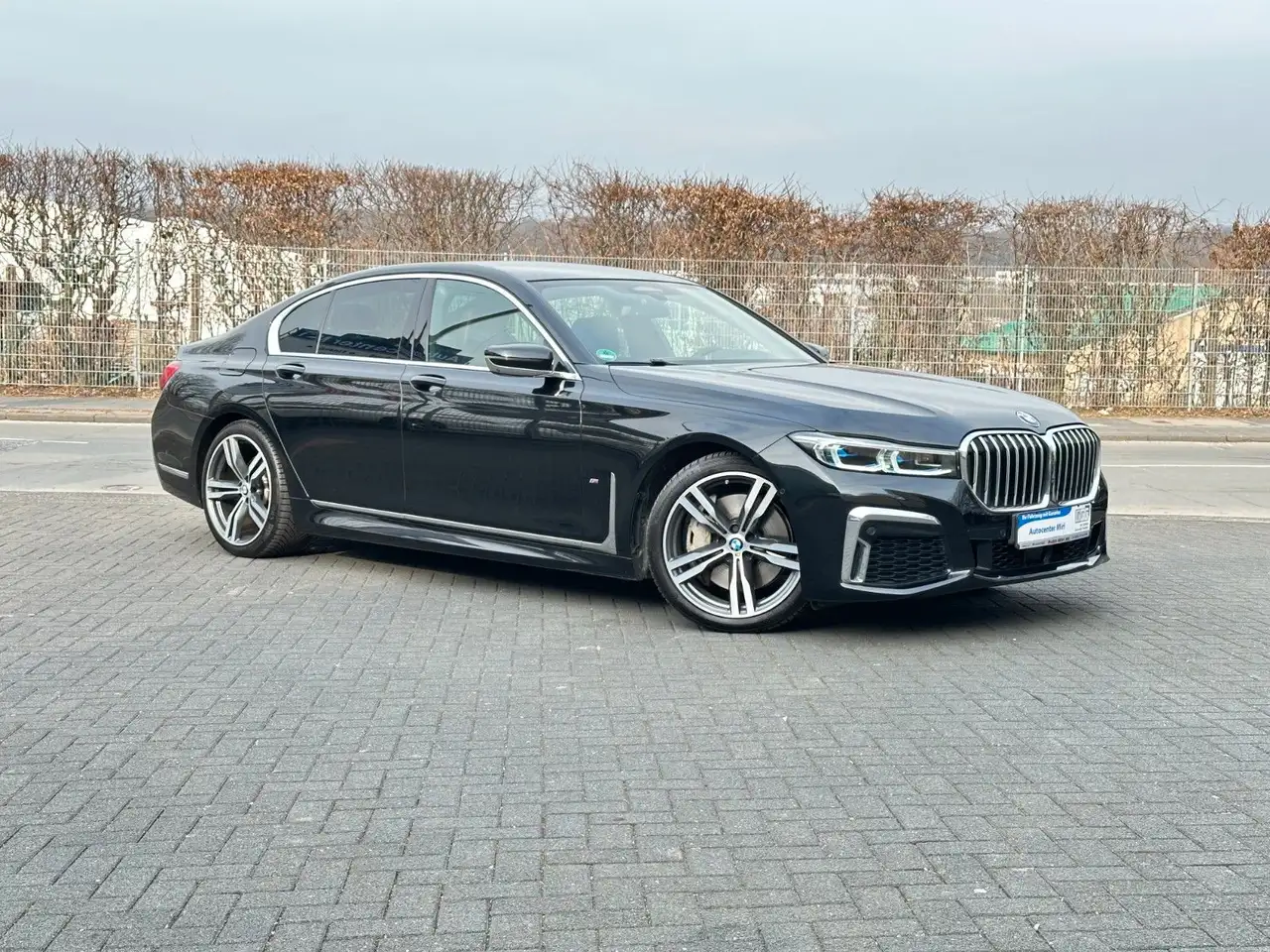 BMW 745