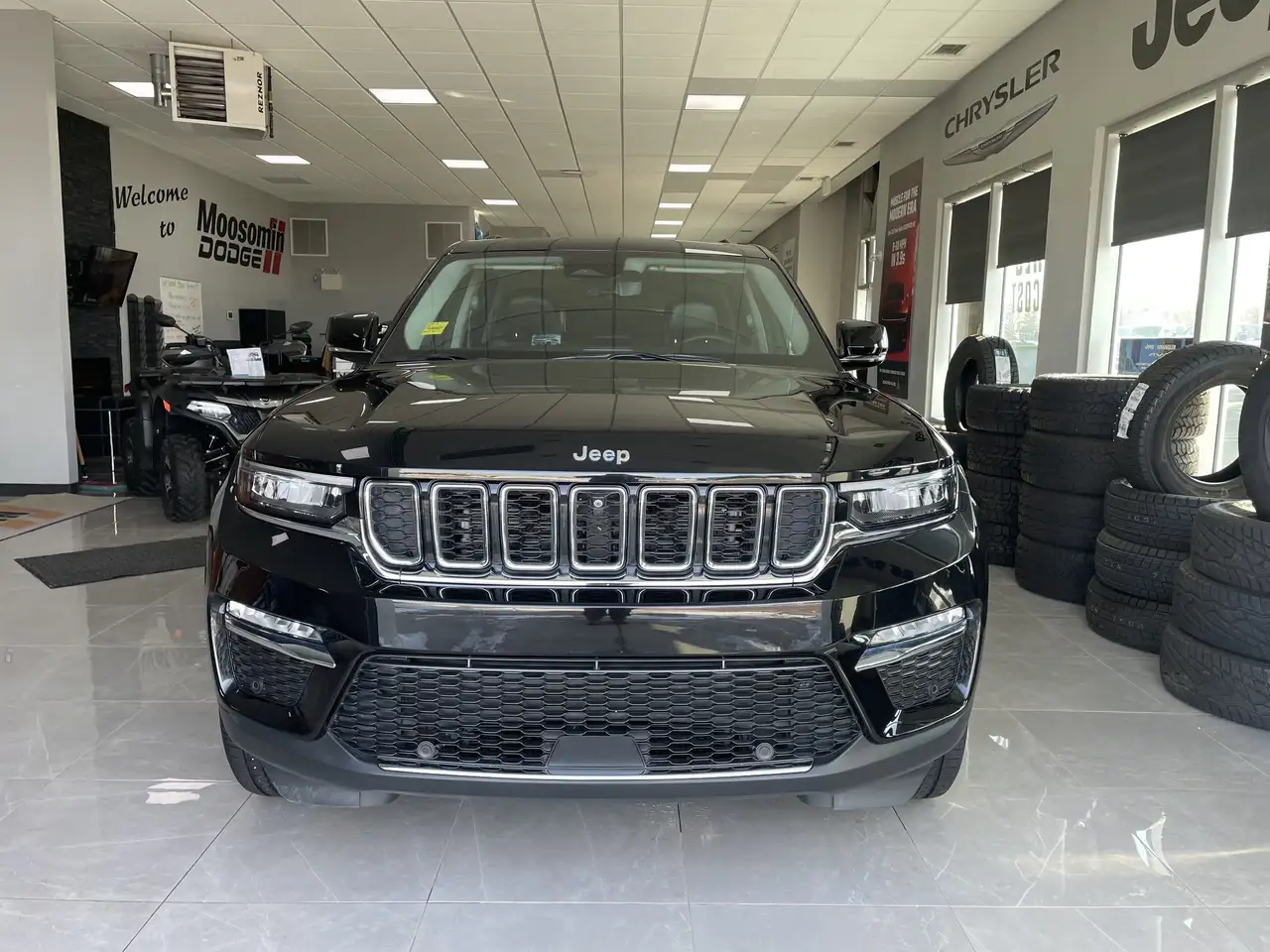 Jeep Grand Cherokee снимка Jeep Grand Cherokee