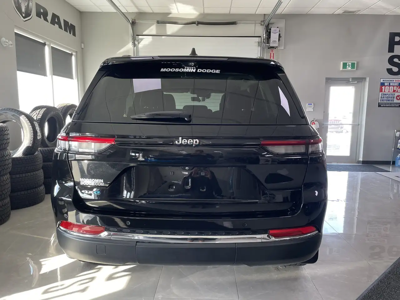 Jeep Grand Cherokee снимка Jeep Grand Cherokee