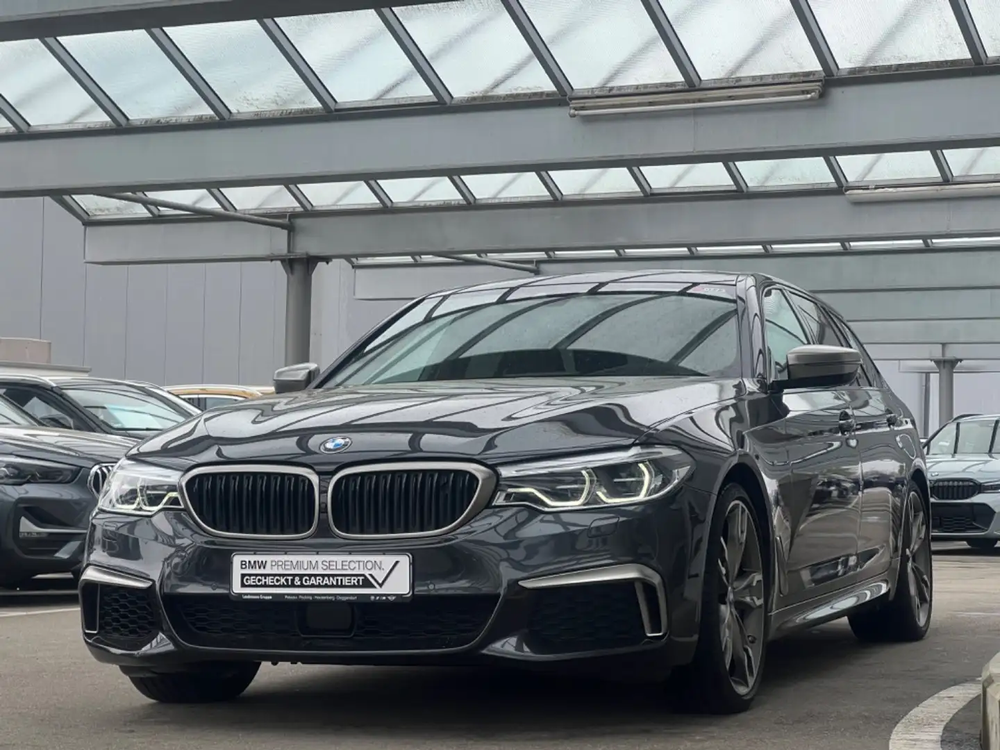 BMW M550 d xDrive Tour. AHK/NighVis 2 JAHRE GARANTIE Szürke - 2
