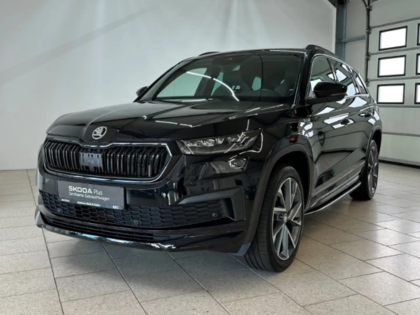 Skoda Kodiaq Sportline 4x4 2.0 TSI DSG Navi Matrix DCC Schwarz - 2