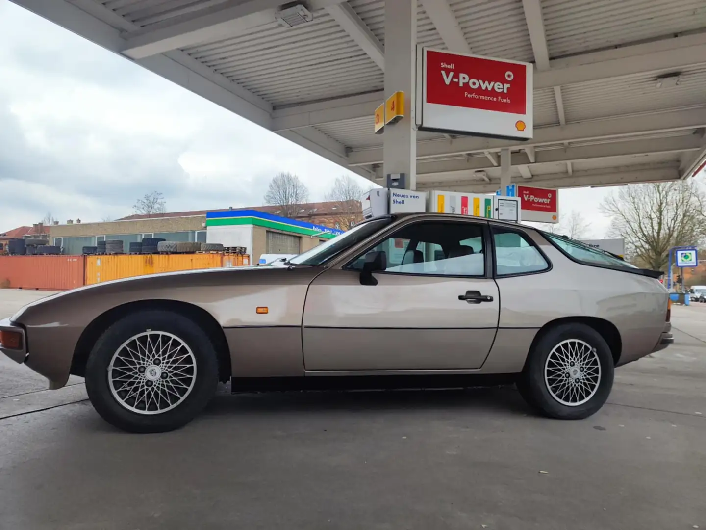Porsche 924 125 PS, 5 Ganggetriebe Bronze - 2