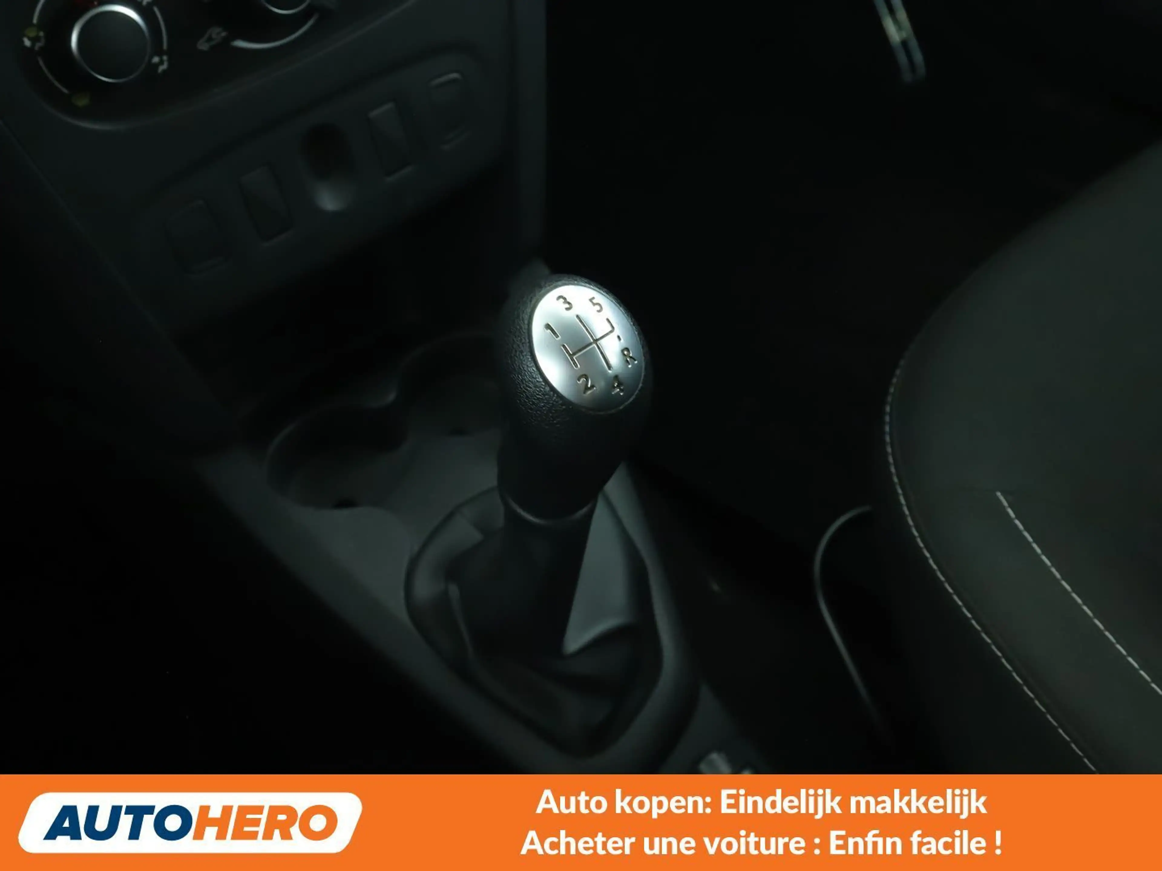 Dacia Logan 0.9 TCe Laureate — photo 10