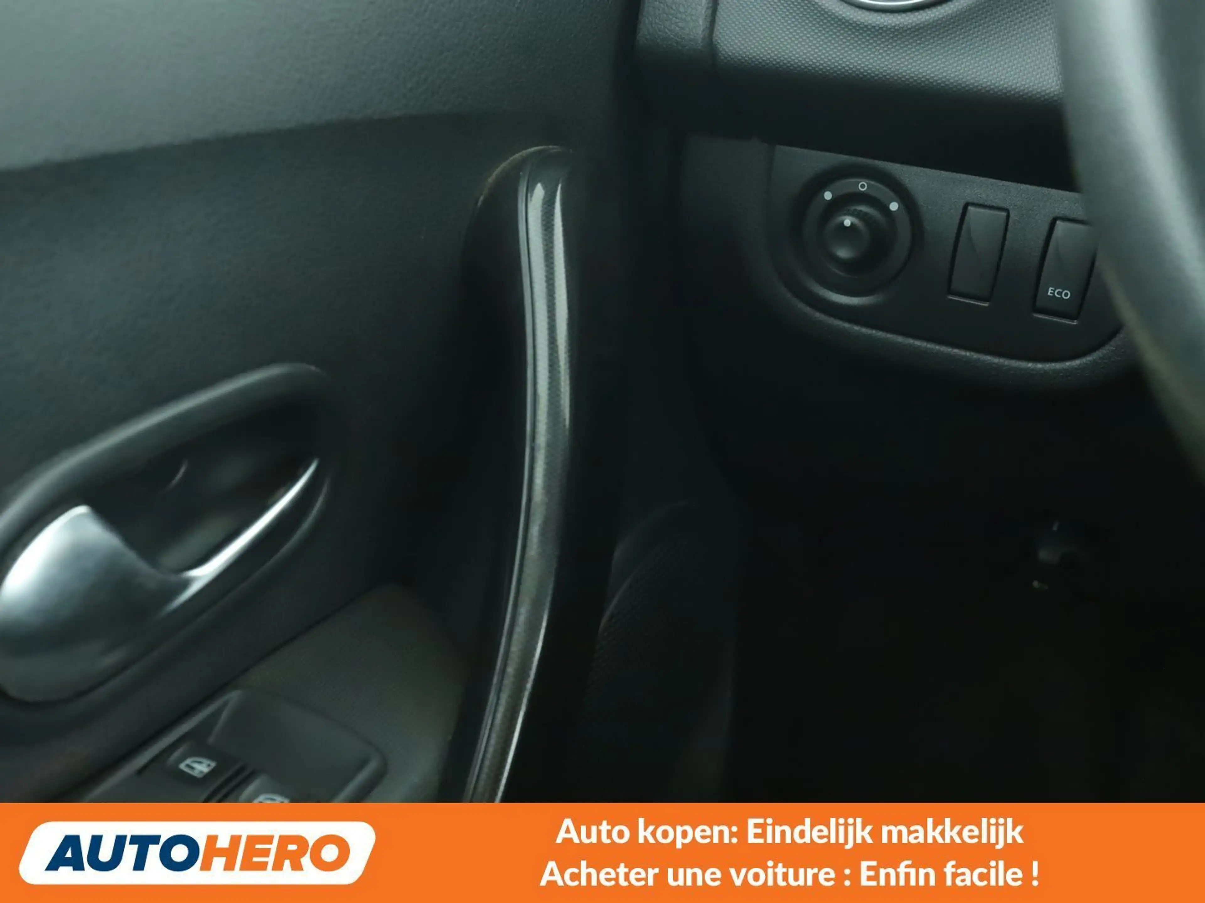 Dacia Logan 0.9 TCe Laureate — photo 11
