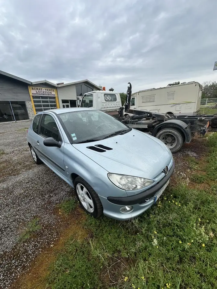 Peugeot 206 1.6i 16V XS