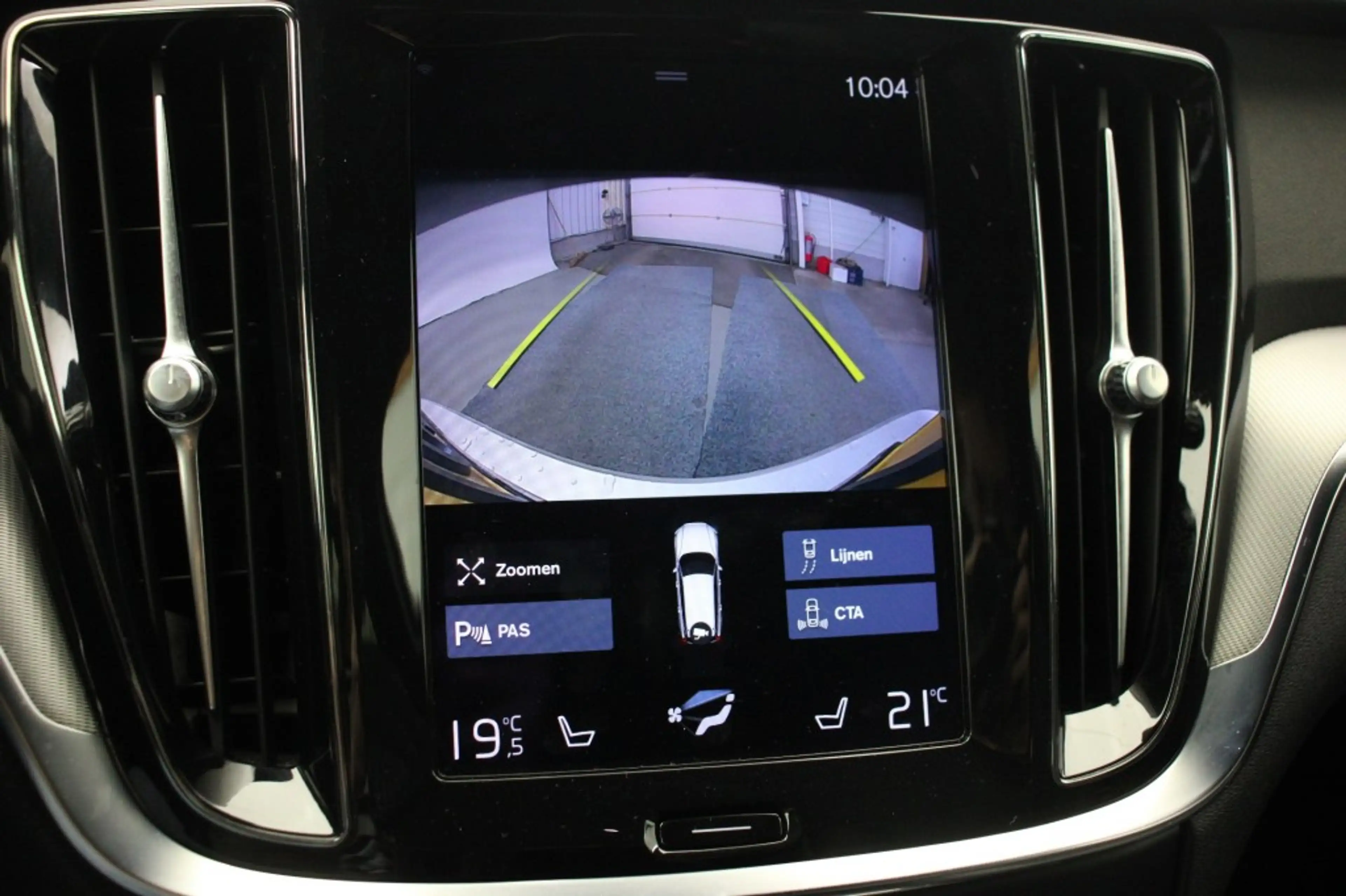 Volvo V60 2.0 T6 Recharge AWD R-Design - Carplay, Camera, St — photo 7