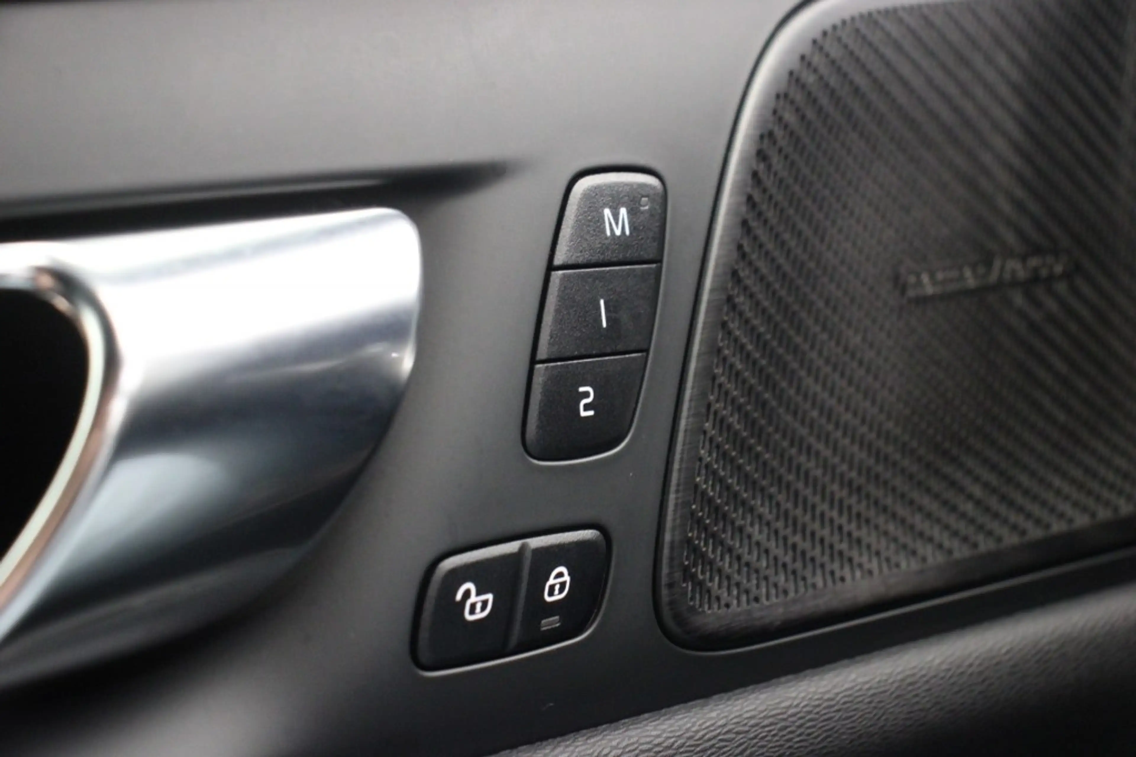 Volvo V60 2.0 T6 Recharge AWD R-Design - Carplay, Camera, St — photo 10