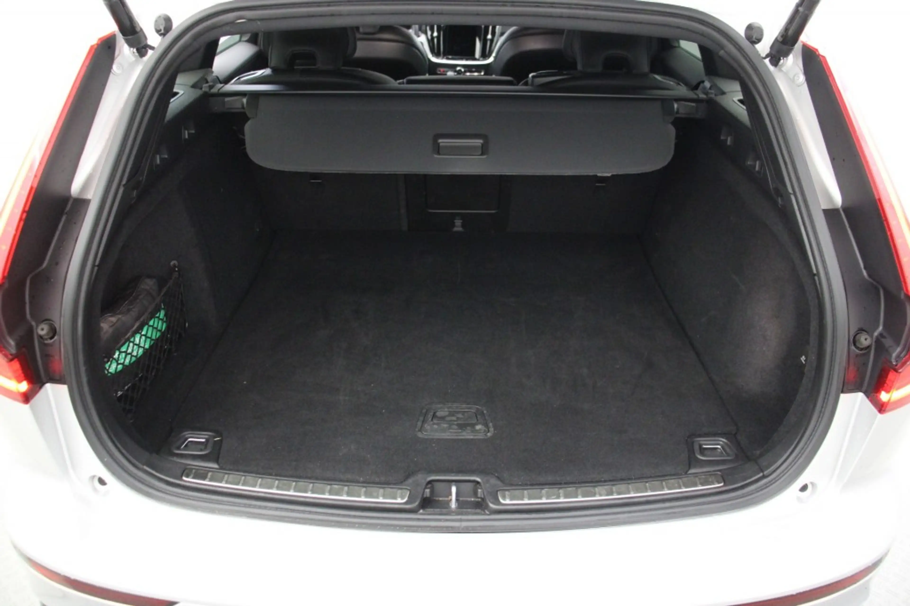 Volvo V60 2.0 T6 Recharge AWD R-Design - Carplay, Camera, St — photo 15