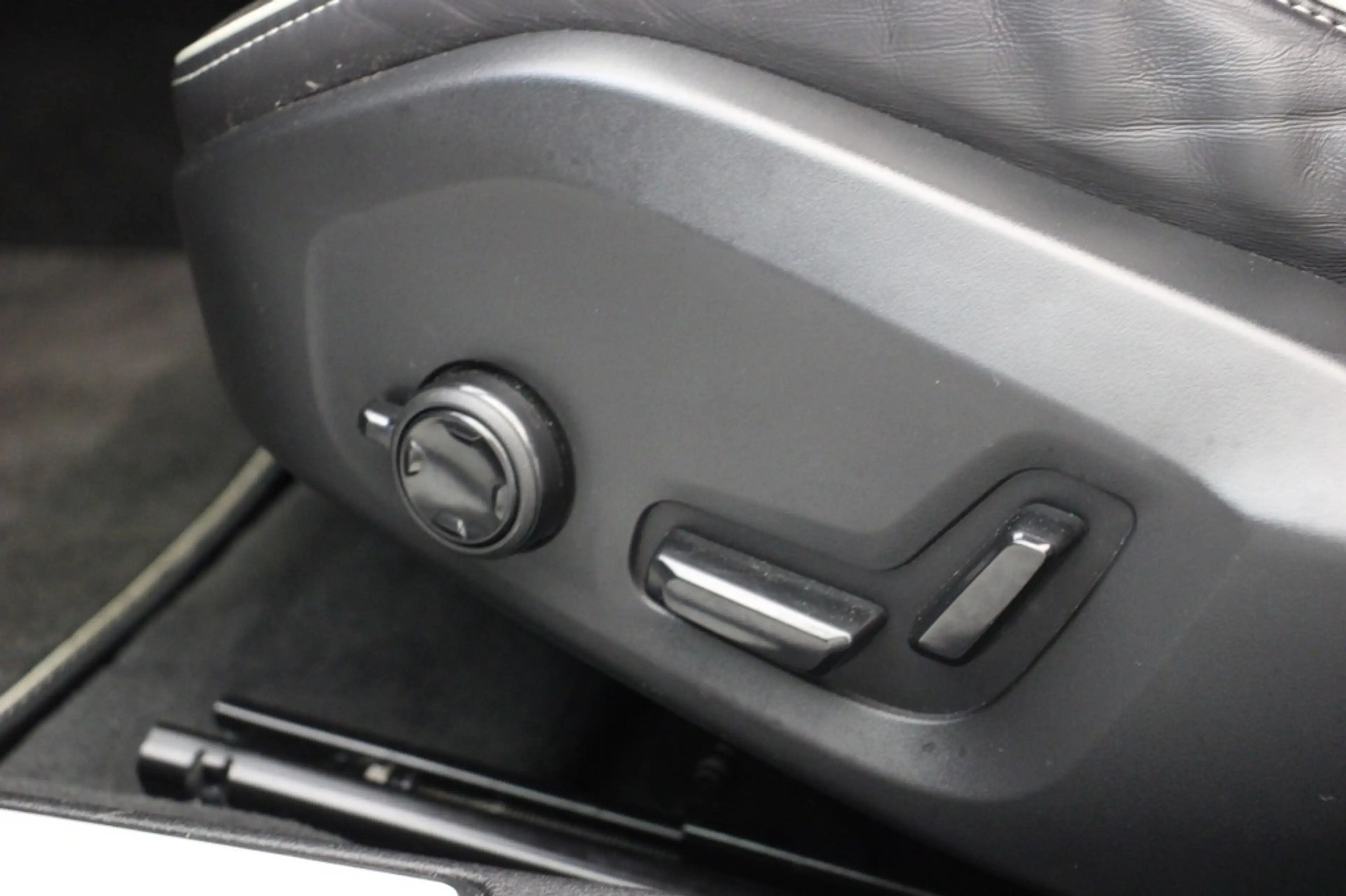 Volvo V60 2.0 T6 Recharge AWD R-Design - Carplay, Camera, St — photo 13