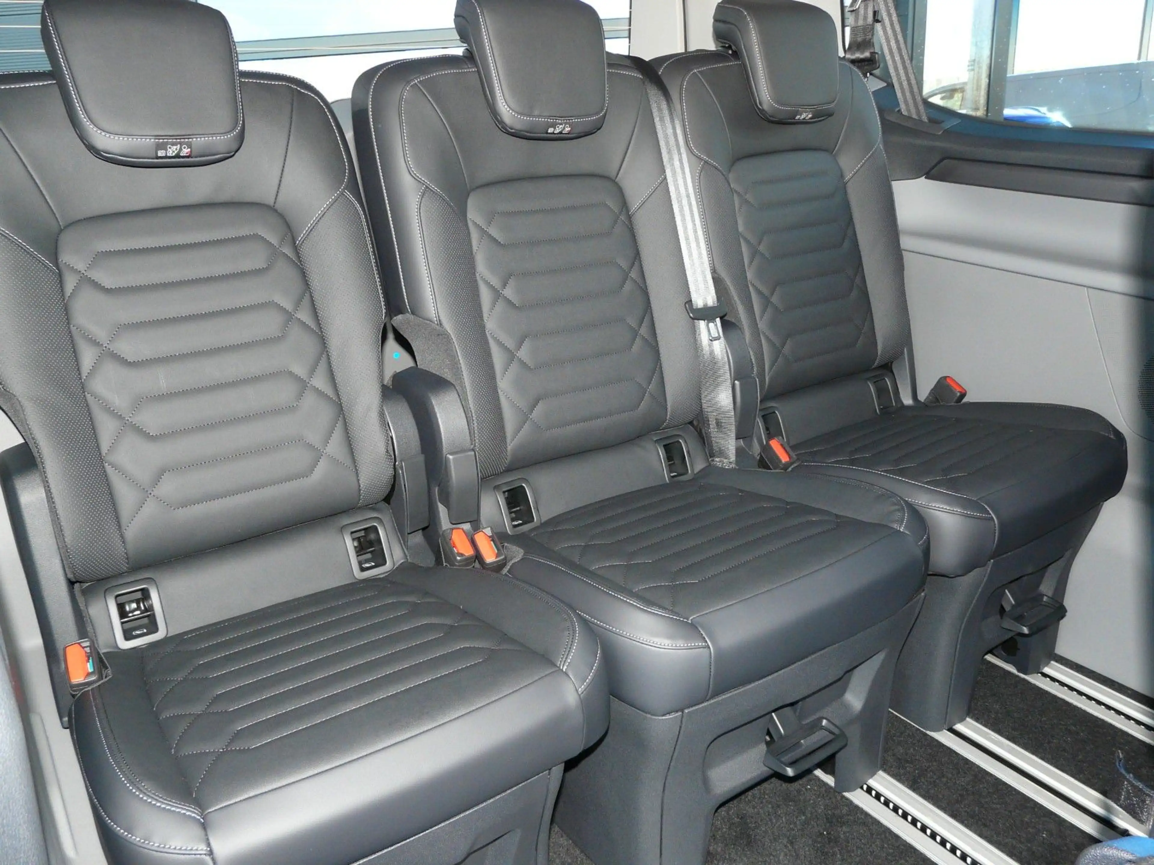 Ford Tourneo Custom L1 Titanium X — photo 10