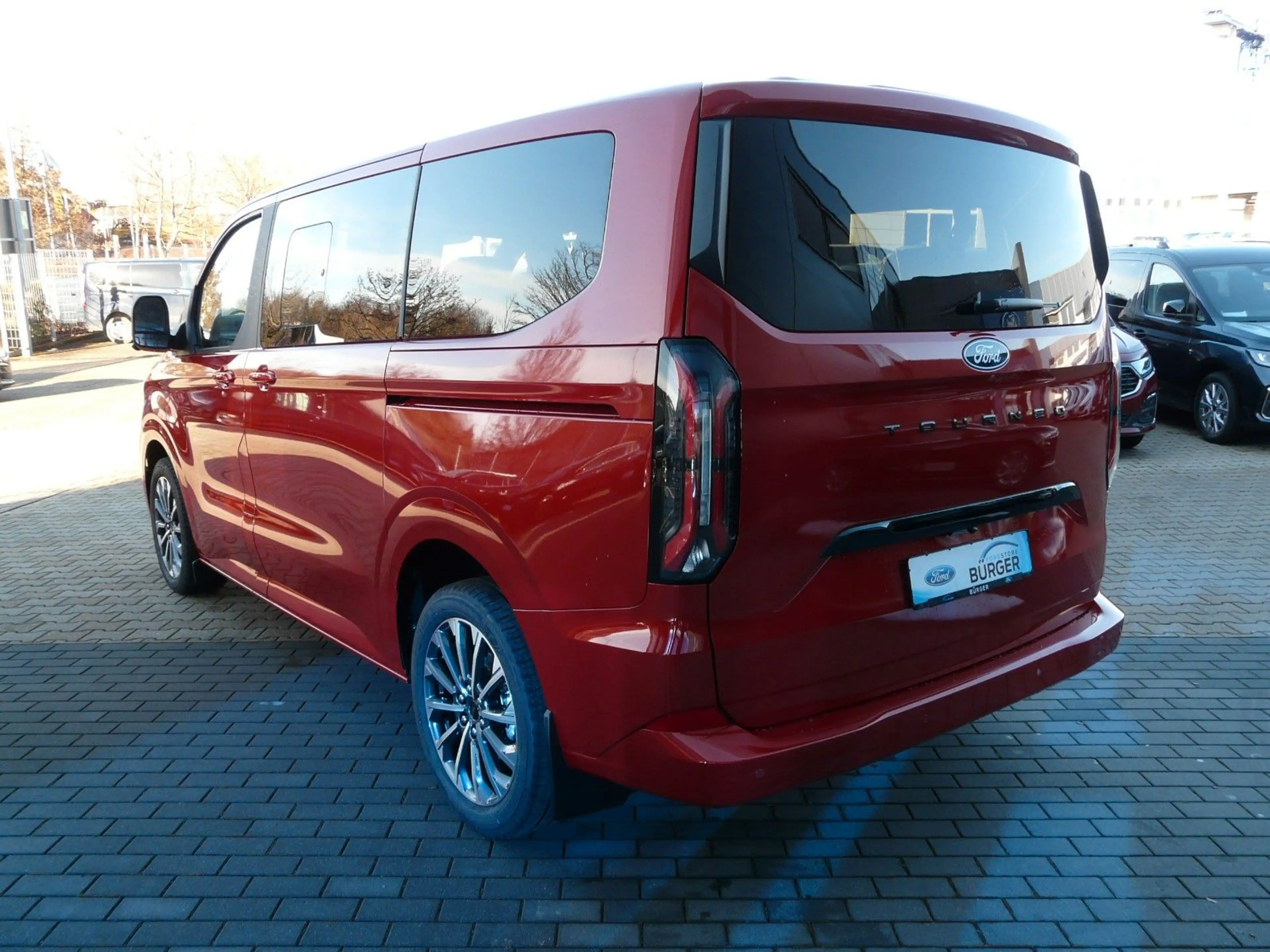 Ford Tourneo Custom L1 Titanium X — photo 5