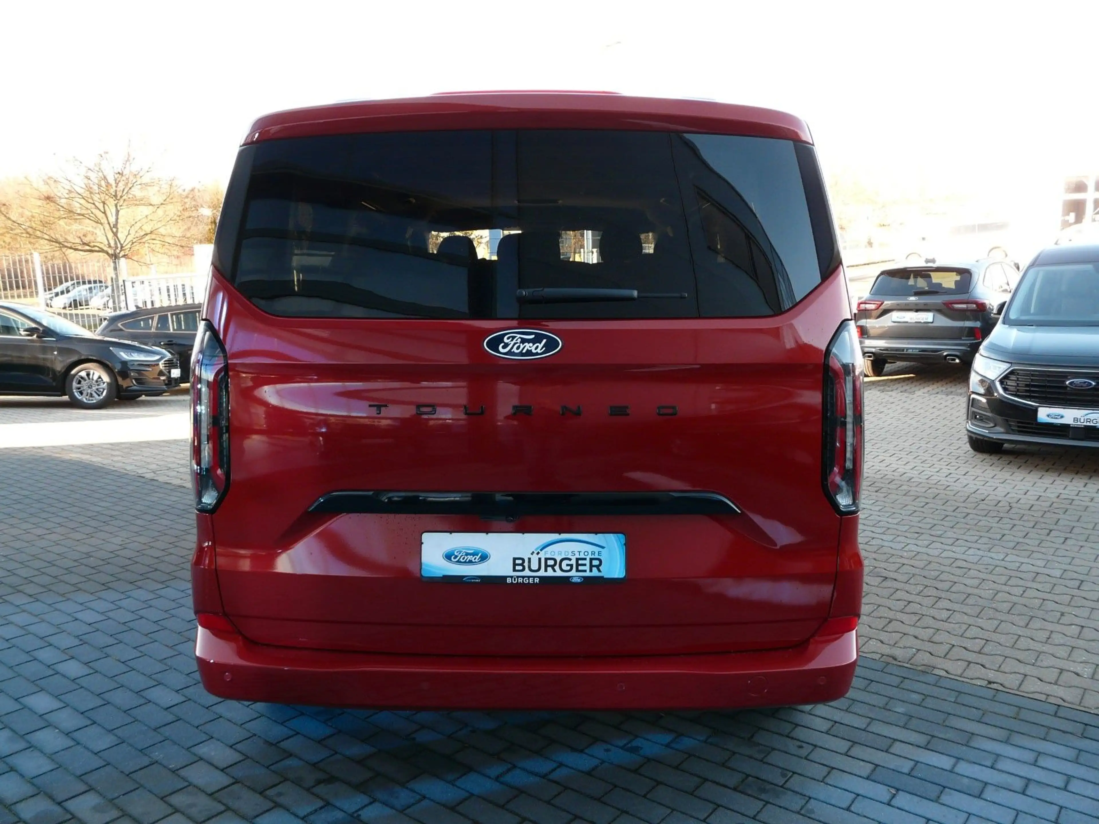 Ford Tourneo Custom L1 Titanium X — photo 6