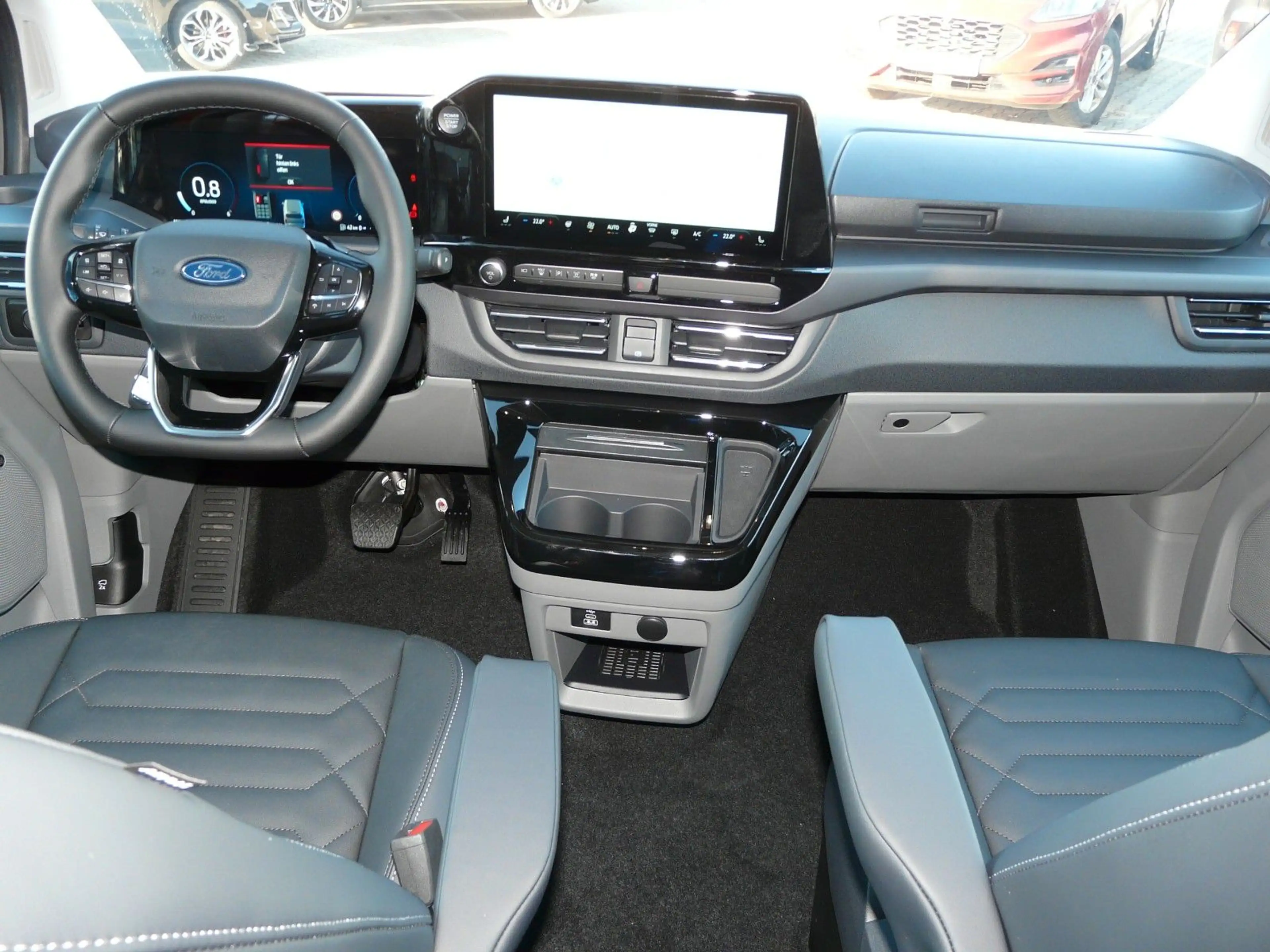 Ford Tourneo Custom L1 Titanium X — photo 14