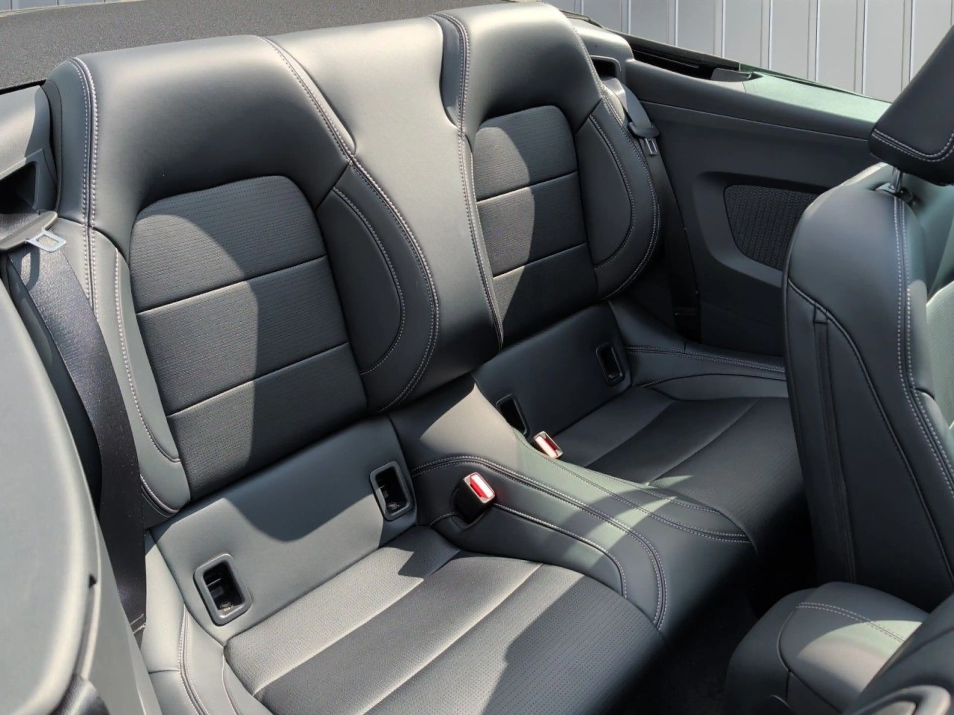 Ford Mustang Cabrio GT V8 Aut.+Magne-Ride+B&O+KeyFree — photo 14