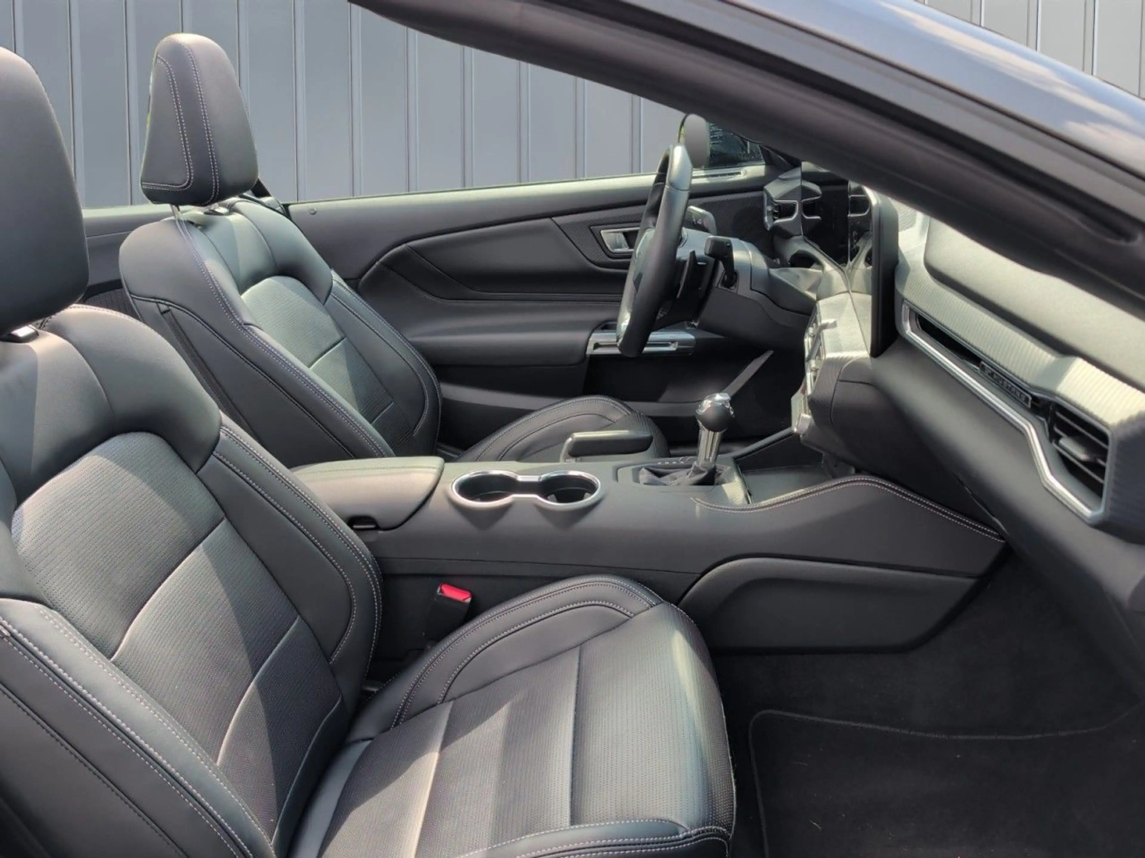 Ford Mustang Cabrio GT V8 Aut.+Magne-Ride+B&O+KeyFree — photo 12