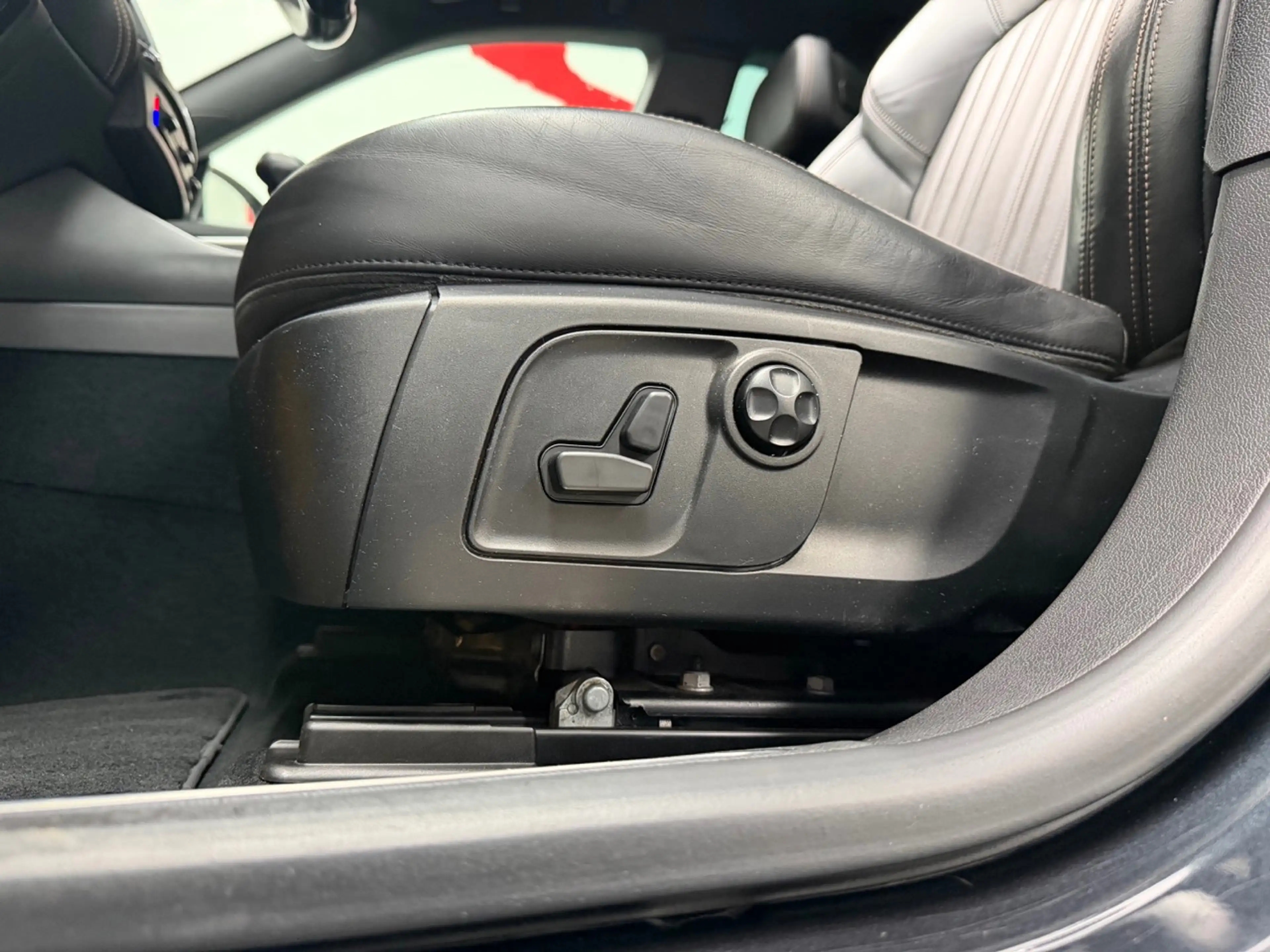 Maserati Levante Levante 3.0 V6 Bi-Turbo 350 Q4 GranSport — photo 12
