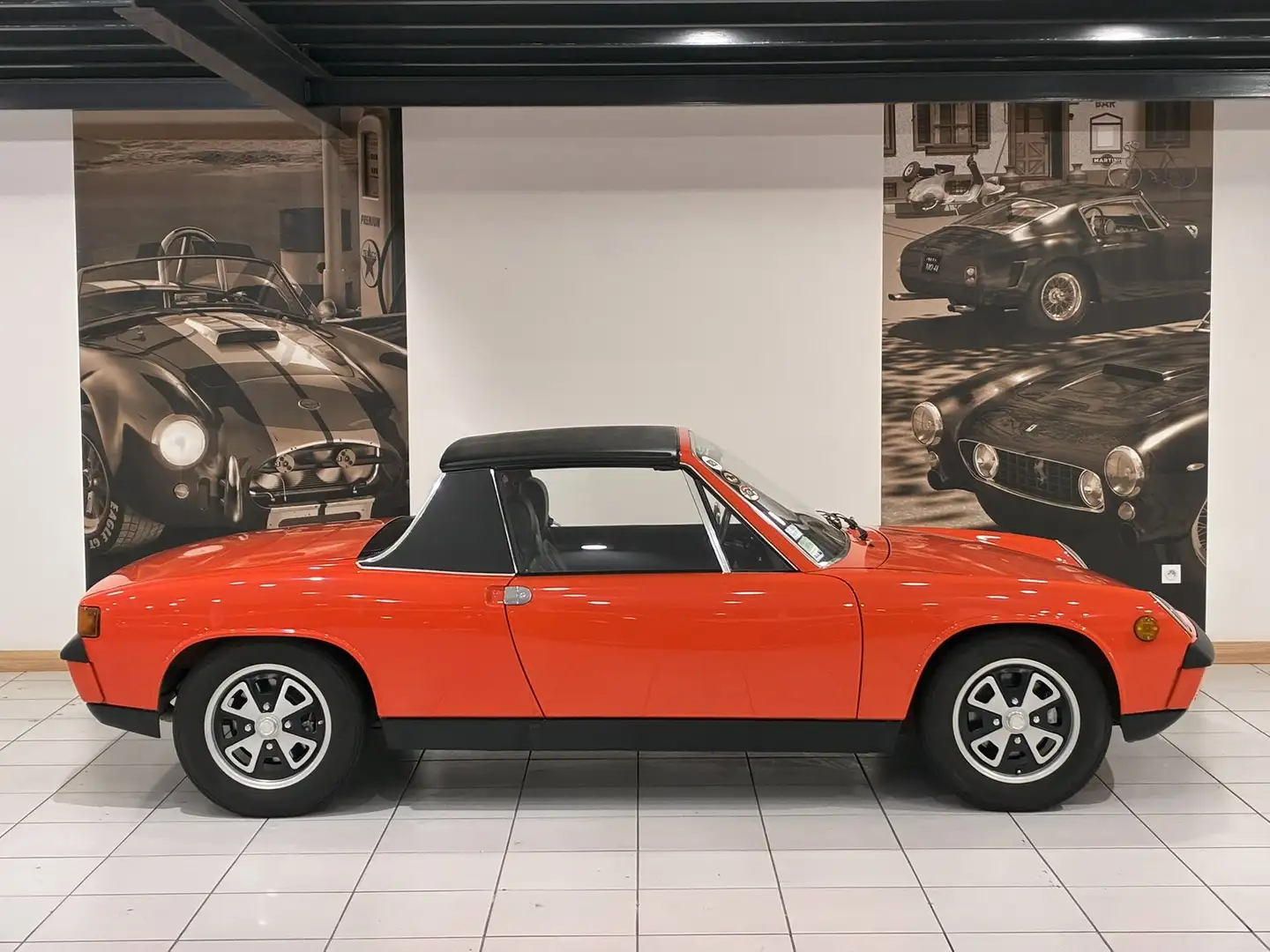 Porsche 914 2.0L injection 4 cyl Orange - 2