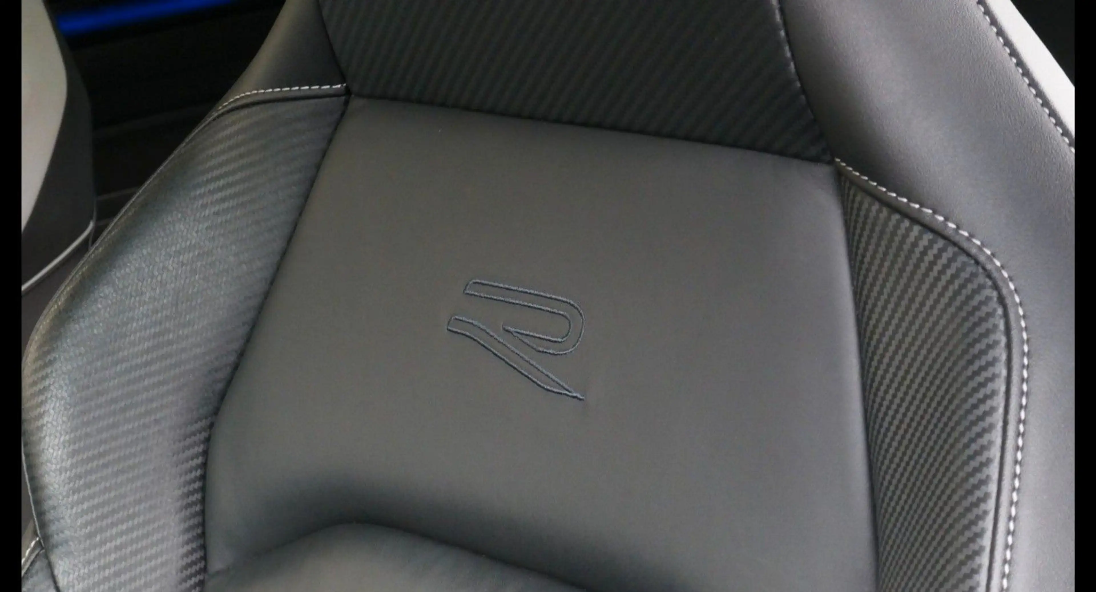 Volkswagen Arteon 2.0TSI 4M R-Line Pano Nappa 360 Stdhz AHK — photo 17
