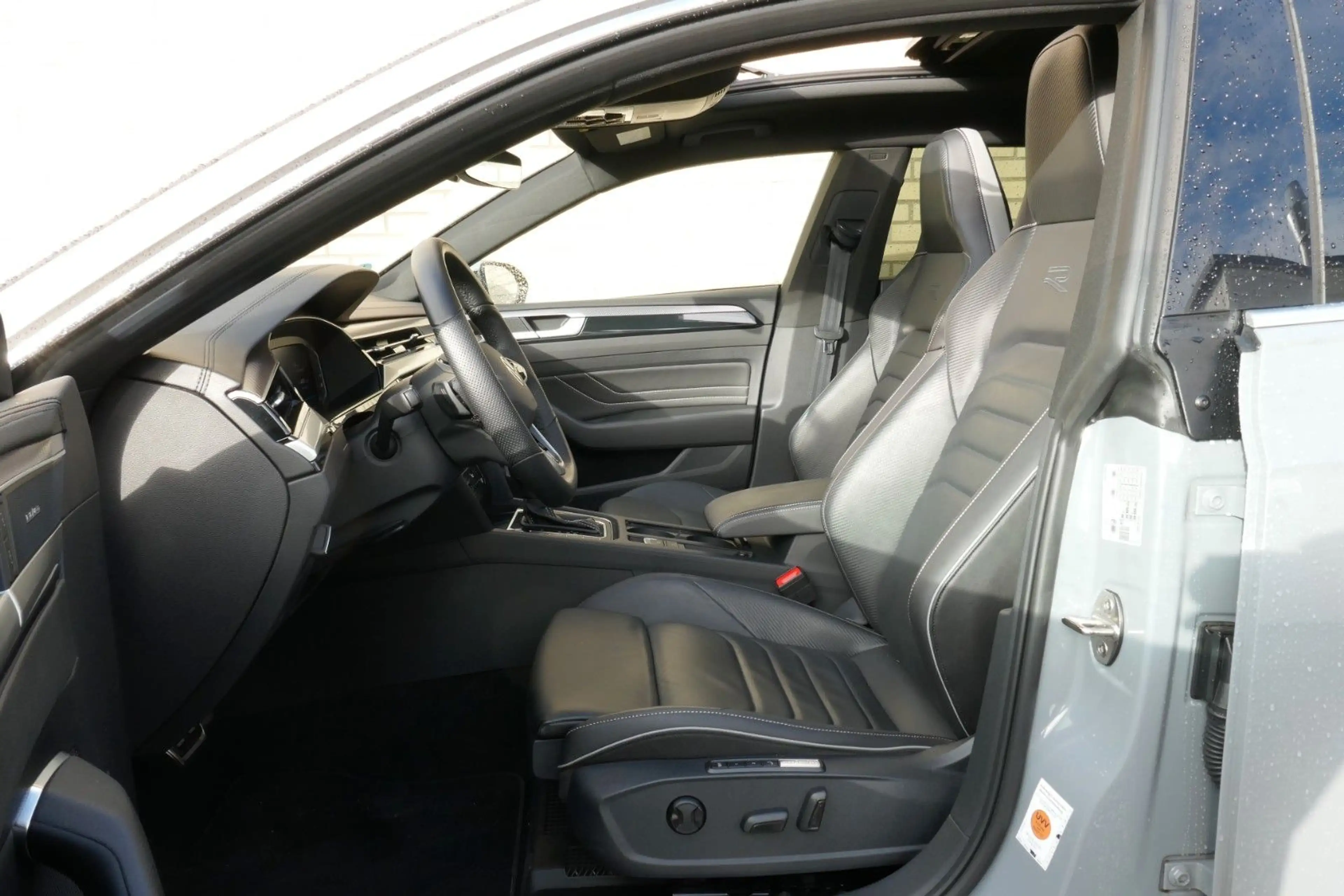 Volkswagen Arteon 2.0TSI 4M R-Line Pano Nappa 360 Stdhz AHK — photo 13