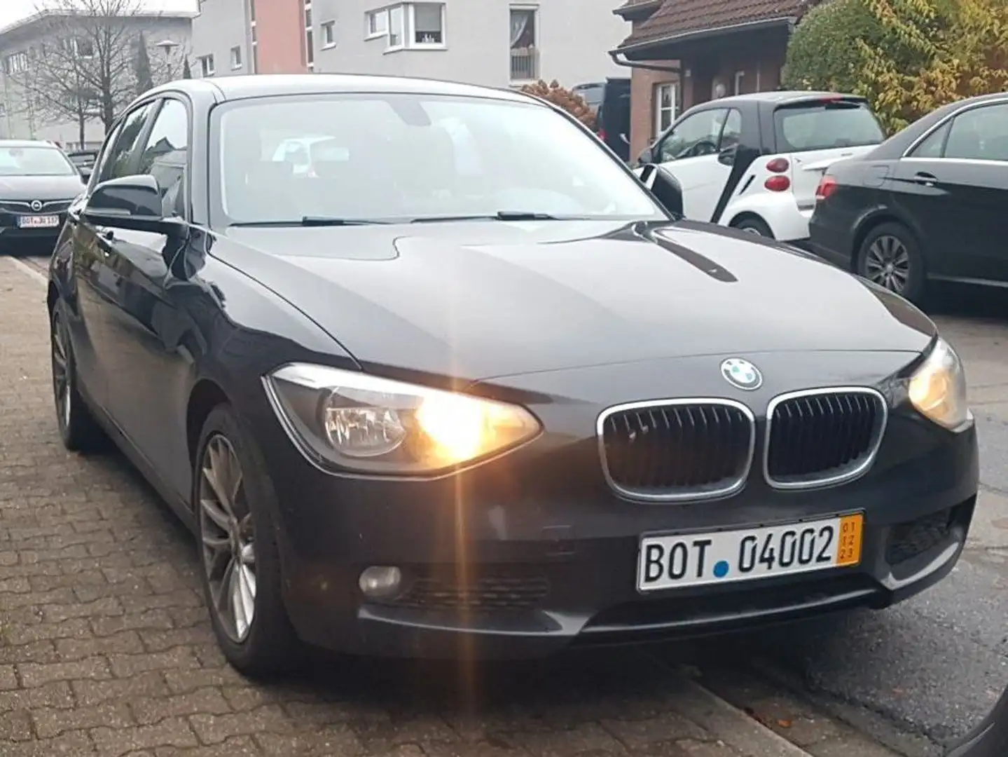 BMW 125 125d Aut. Schwarz - 1
