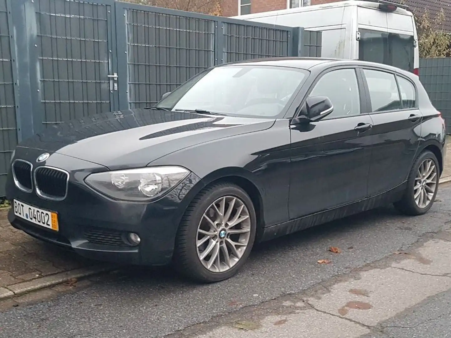 BMW 125 125d Aut. Schwarz - 2