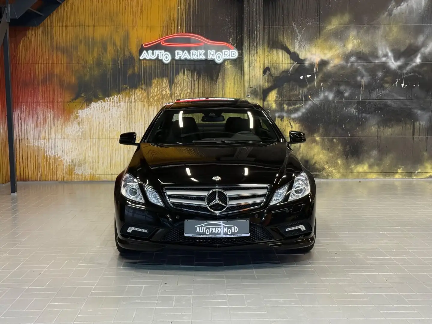 Mercedes-Benz E 350 CGI Coupe BE AMG Line BELÜFTUNG~LEDER~PANO Noir - 2