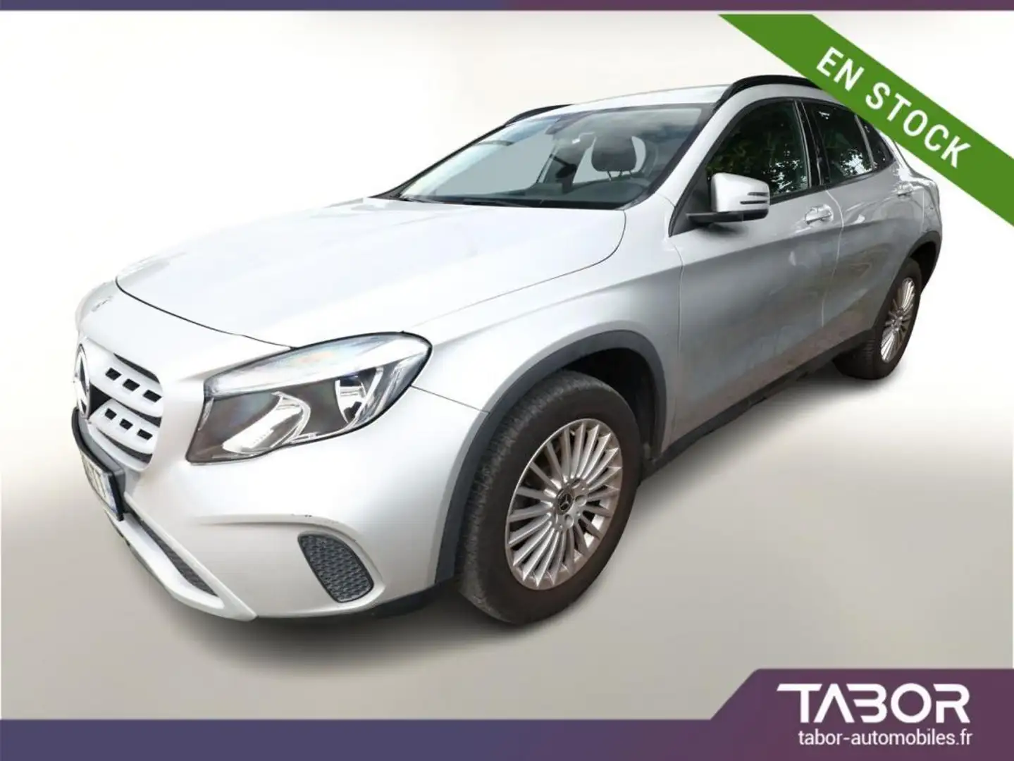 Mercedes-Benz GLA 180 180 d DCT Kam KeyLess 17P Stříbrná - 1