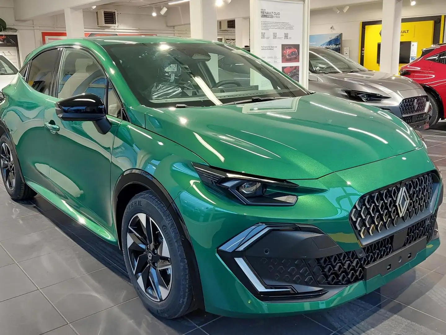 Renault Clio Neuer CLIO Techno TCe 115 Grün - 1