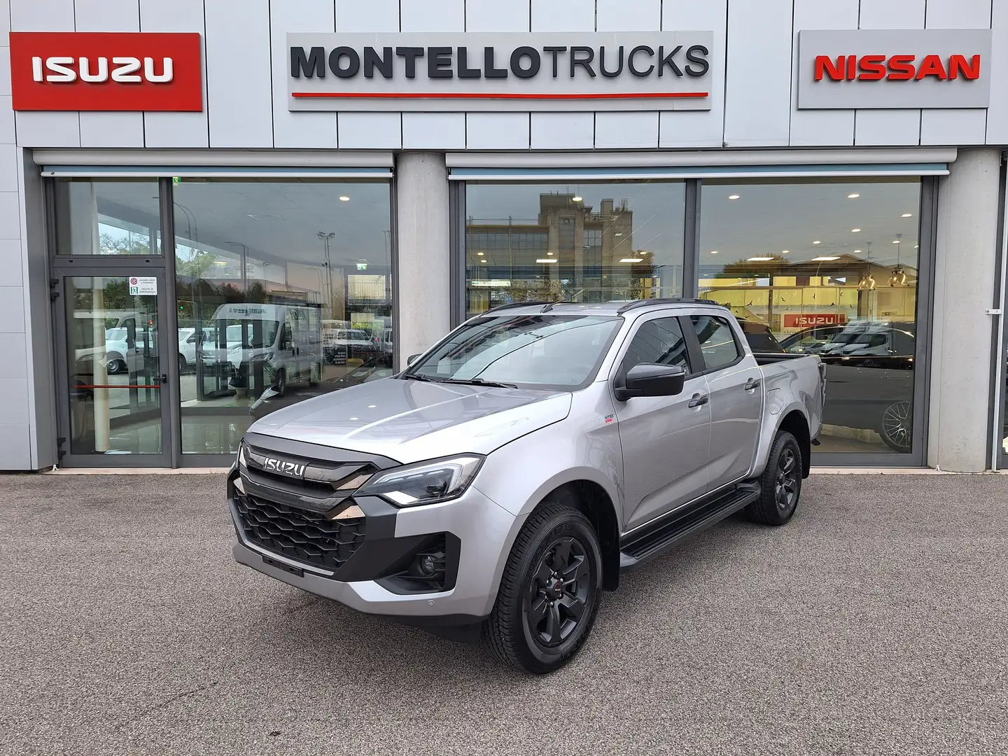 Isuzu D-Max 1.9 164cv Crew Nitro Sport 4x4 A/T PROMO SETTEMBRE Silber - 1