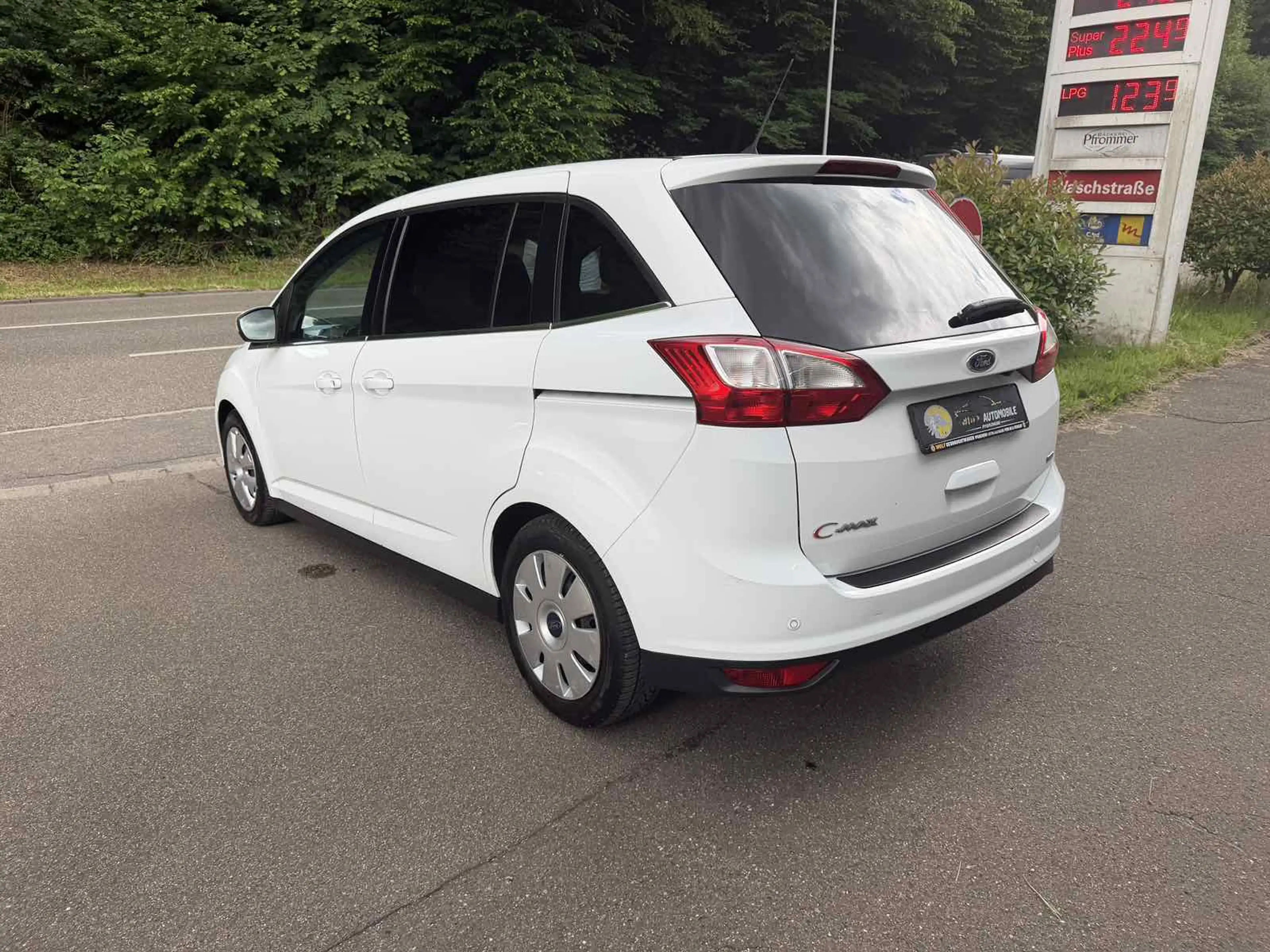 Ford Grand C-Max Titanium Navi Klima 7 Sitze.Preis inkl Neu Tüv — photo 13