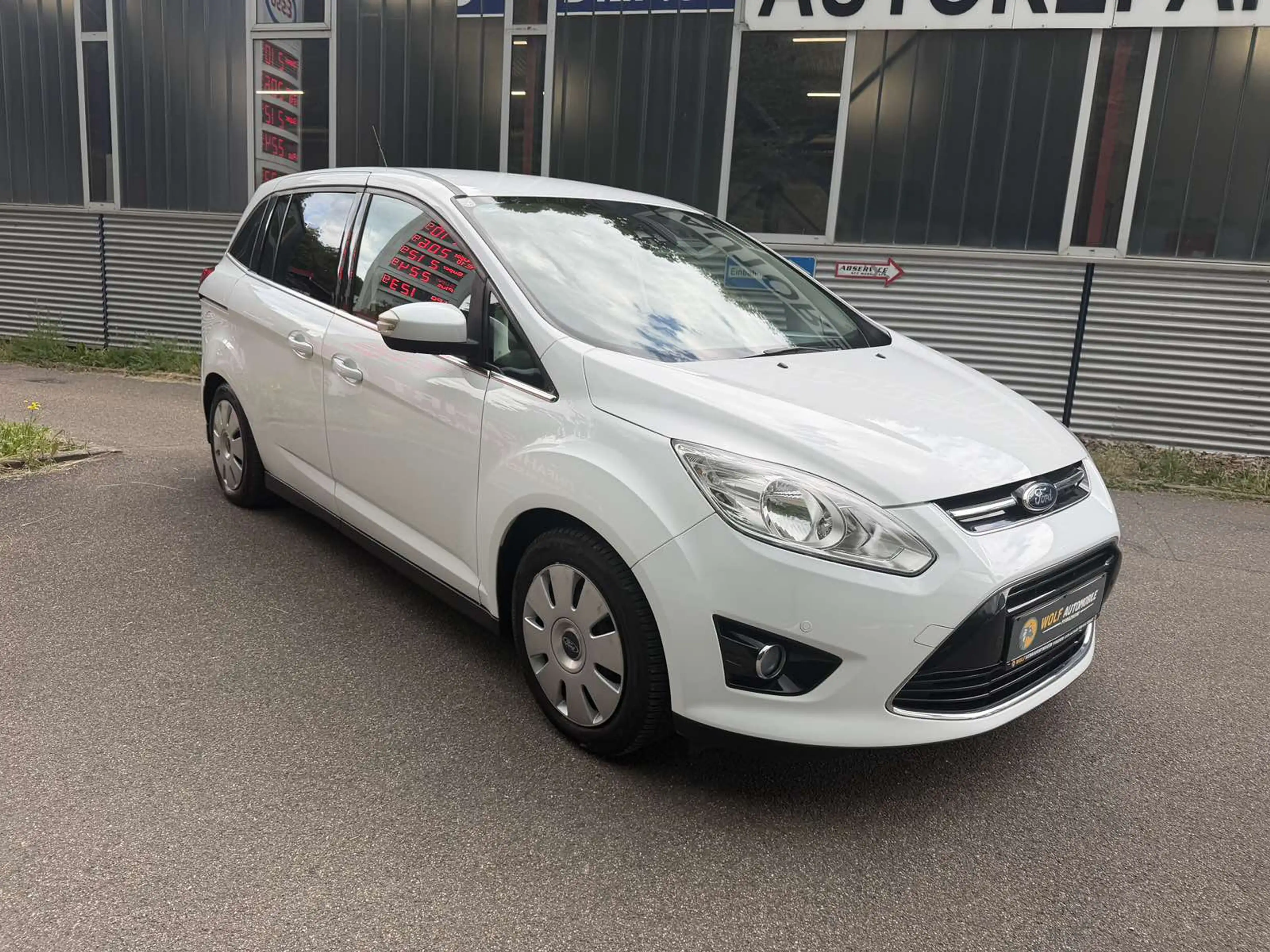 Ford Grand C-Max Titanium Navi Klima 7 Sitze.Preis inkl Neu Tüv