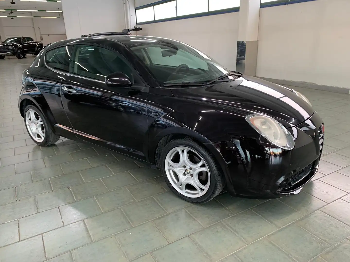 Alfa Romeo MiTo MiTo 2008 1.3 jtdm-2 Distinctive premium pack s Zwart - 1