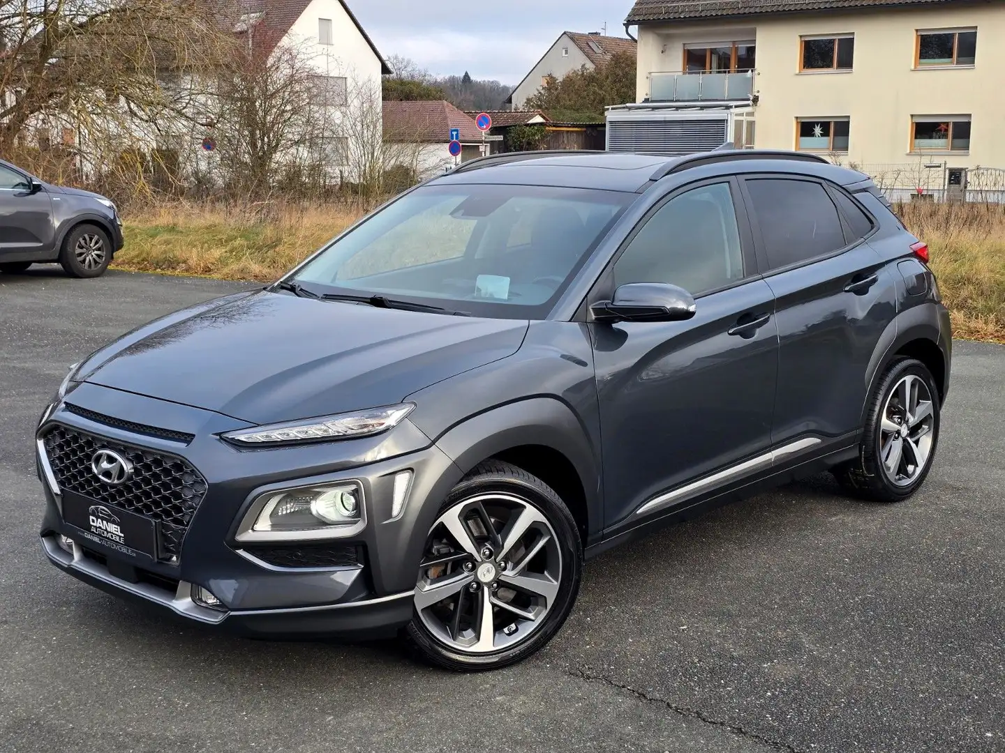 Hyundai KONA 1.6 T-GDI DCT Premium 4WD LEDER+NAV+KAM+LED Grau - 2